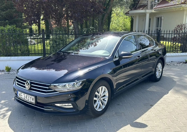 Volkswagen Passat cena 74899 przebieg: 168000, rok produkcji 2020 z Opatów małe 667